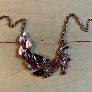 🔥🔥 Black & Silver Leaf Crystal Spray Gunmetal Statement Necklace NWOT 🖤